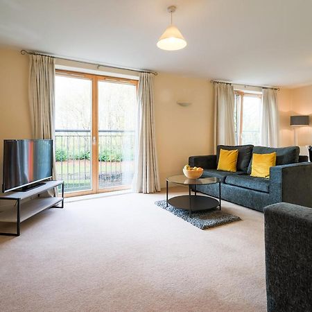 Huntley House Villa Milton Keynes Exterior photo